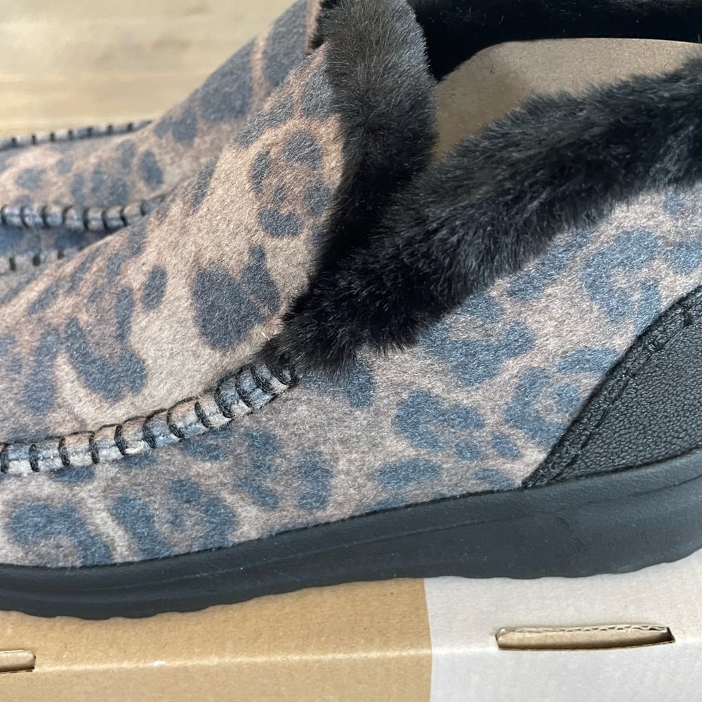 Hey Dude Denny Leo Nut Shoes (damaged box) - Picture 2 of 4